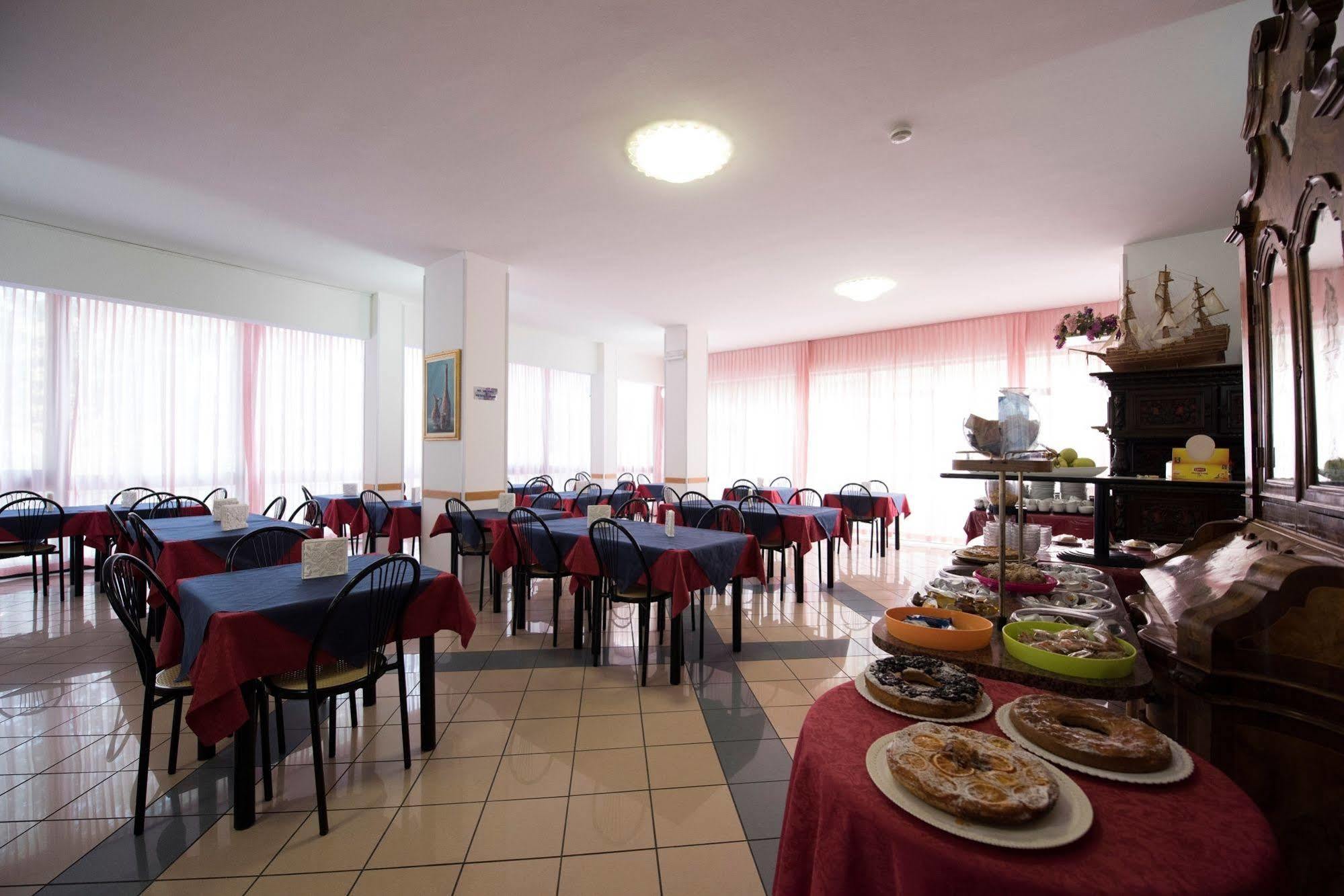 Hotel Settebello B&B Cesenatico Extérieur photo